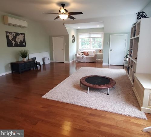 295 Fenwick Rd, Pilesgrove NJ exterior