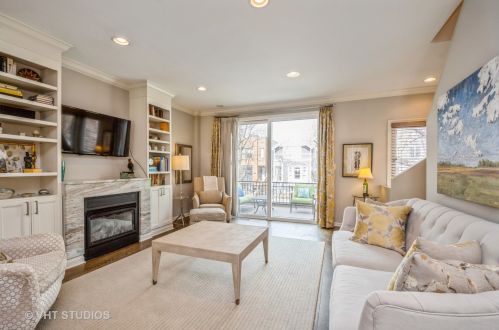 1833 Oakdale Ave, Chicago, IL 60657-4047