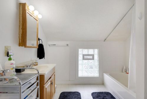 934 Juno Ave, Saint Paul MN 55102-3713 exterior