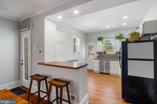 1233 Jackson St, Philadelphia PA 19148-2929 exterior