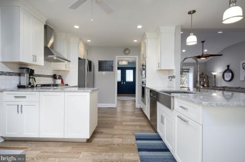 747 Bobwhite Ln, Huntingdon Valley PA 19006-2117 exterior