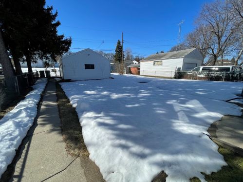 5921 64th St, Milwaukee WI  53218-1921 exterior