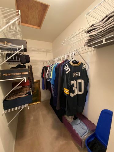 11443 Oklahoma Ave, Milwaukee WI 53227-3940 exterior