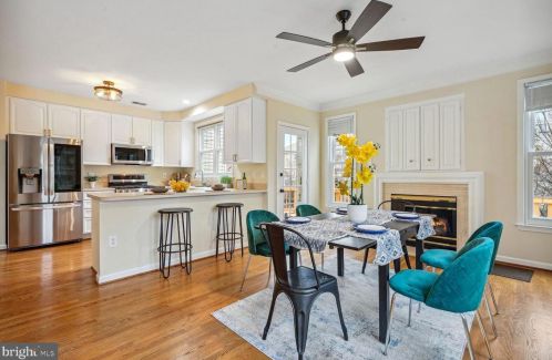 7433 Dunnington Pl, Alexandria VA  22315-5248 exterior