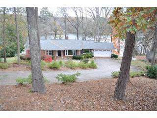 1348 Lakeshore Cir, Gainesville, GA 30501-1506