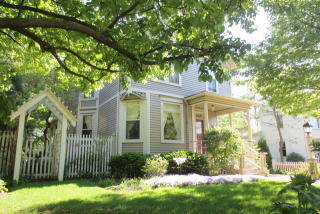 137 Lincoln Ave, Hoffman Estates IL  60010-4344 exterior