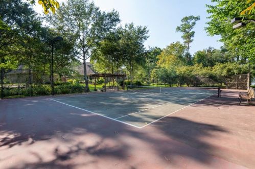 2 Kings Riv Ct, Humble TX 77346-1475 exterior