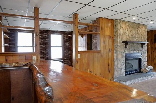 279 Main St, Torrington CT 06790-6946 exterior