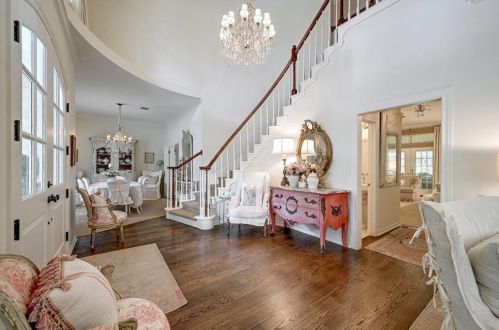 10067 Circleview Dr, Austin, TX 78733-6303