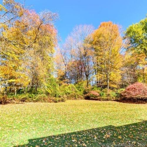 109 Holmes Rd, Ridgefield CT 06877-4304 exterior