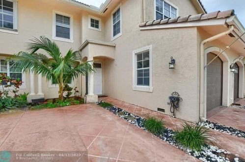 330 8th St, Boca Raton FL  33432-5724 exterior