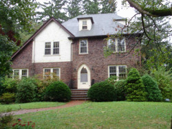40 Devonshire Rd, Newton, MA 02468-2212