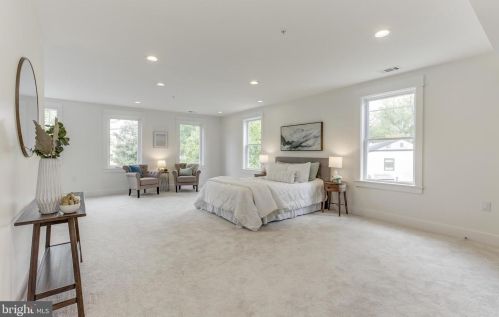 907 Gilbert Rd, Rockville MD  20851-1315 exterior