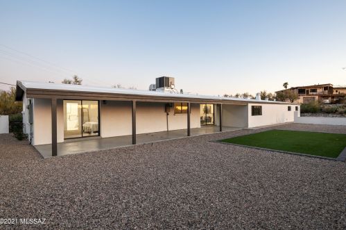 6611 Swan Rd, Tucson AZ 85718-5433 exterior