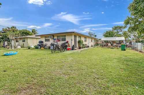 5325 Gilchrist St, Naples, FL 34113-7840