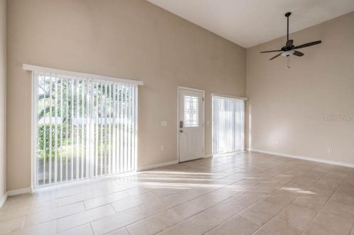 9509 Citrus Glen Pl, Tampa FL 33618-4018 exterior