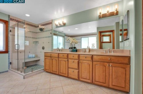 901 Hilldale Ave, Berkeley CA 94708-1438 exterior