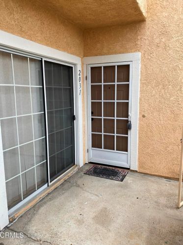 2031 Blackberry Cir, Oxnard, CA 93036-9066