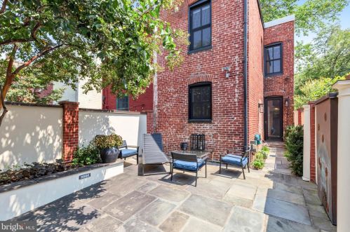 418 5th St, Washington DC  20003-2051 exterior