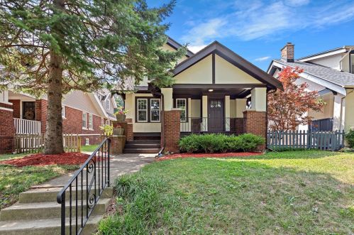 4305 Farwell Ave, Milwaukee WI  53211-1758 exterior