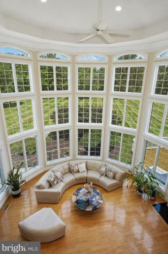 12705 Greenbriar Rd, Rockville MD 20854-6324 exterior