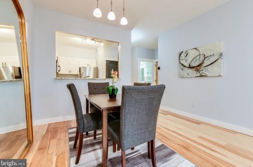 4656 Lambert Dr, Alexandria VA 22311-4942 exterior