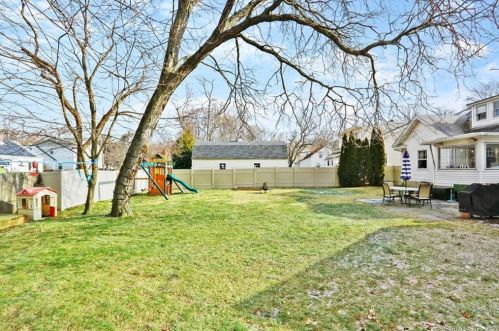 32 Myrtle St, Norwalk CT 06855-1315 exterior