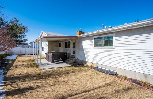 1340 Valley Ridge Dr, Sandy UT 84093-6653 exterior