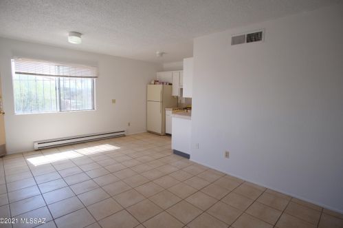 2466 Balboa Ave, Tucson AZ  85705-4407 exterior