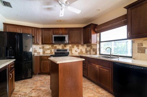 4302 Middle Lk Dr, Tampa FL 33624-3411 exterior