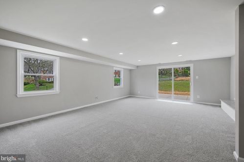 10700 Huntwood Dr, Silver Spring MD  20901-1524 exterior