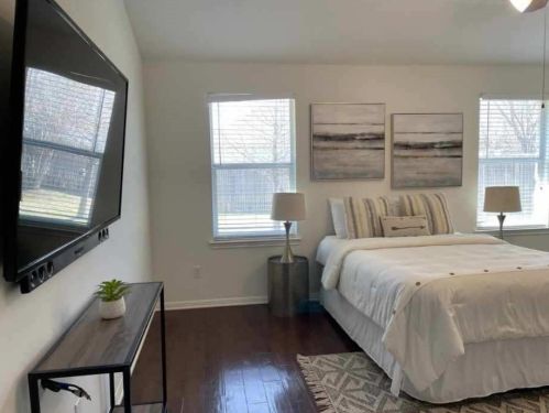 9608 Castle Pines Dr, Austin TX  78717-3856 exterior