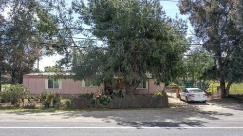20551 Cajalco Rd, Perris, CA 92570-6432