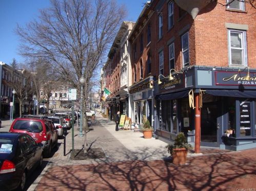 8 James St, Peekskill NY 10566-2454 exterior