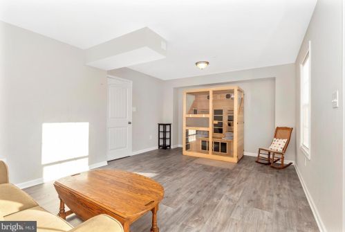 204 Overlook Dr, Hanover PA  17331-9136 exterior