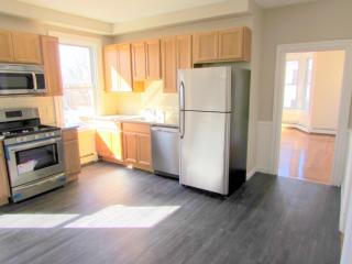 75 Abbott St, Providence RI  02906-1816 exterior