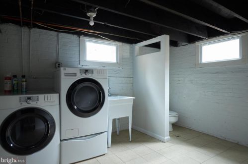 105 Masonic Vw Ave, Alexandria VA 22301-2203 exterior