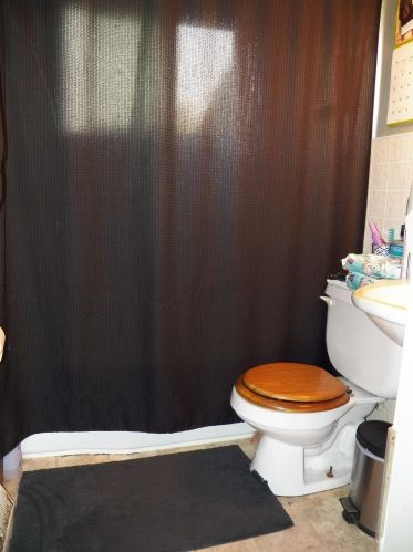 3512 Division St, Manitowoc WI 54220-5821 exterior