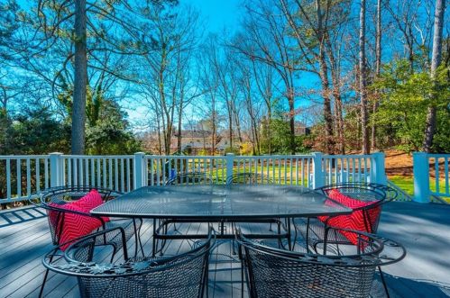 1434 Cedarhurst Dr, Atlanta GA 30338-4619 exterior