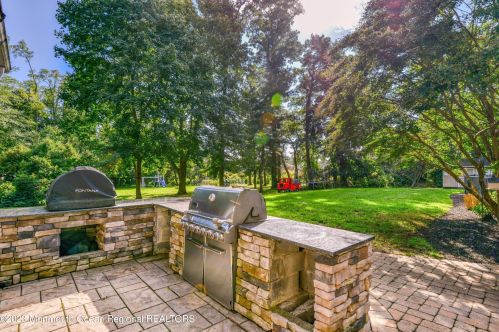 17 Carriage Dr, Middletown NJ 07748-3504 exterior