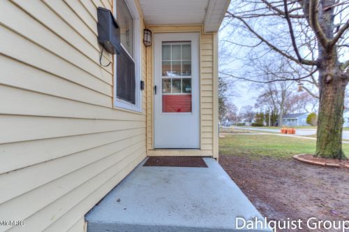 883 Post Rd, Meskegon MI 49441-4045 exterior