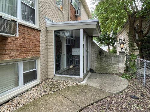 7007 Irving Park Rd, Chicago, IL 60634-2301