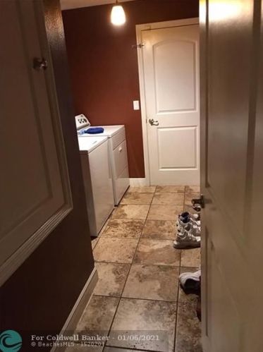 570 Ryder Rd, Fort Pierce FL 34953-6003 exterior