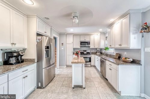 1817 Baldwin Dr, Mc Lean VA 22101-5055 exterior