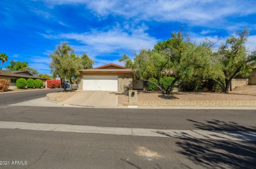 9075 28th St, Phoenix, AZ 85028-4702