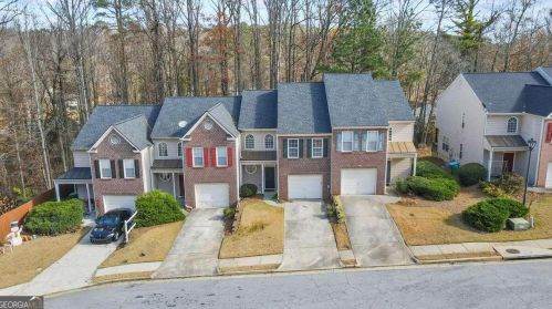 351 Parkview Manor Dr, Tucker GA  30084-8914 exterior
