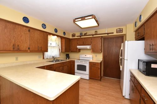 4631 68, Milwaukee WI 53220-3917 exterior