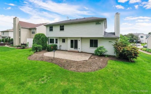 1788 Woodhaven Dr, Bull Valley IL 60014-1940 exterior