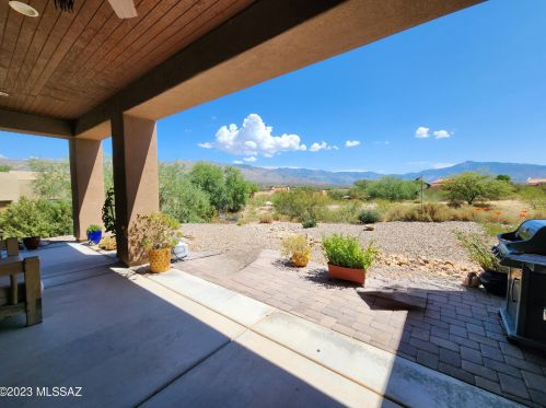 7553 Carver Ln, Tucson, AZ 85747-9629