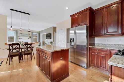 2 Silver Brook Ln, Torrington CT 06790-7814 exterior